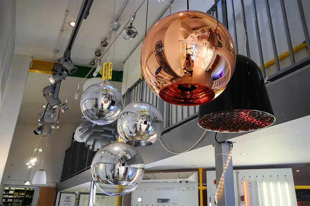 Working lighting displays