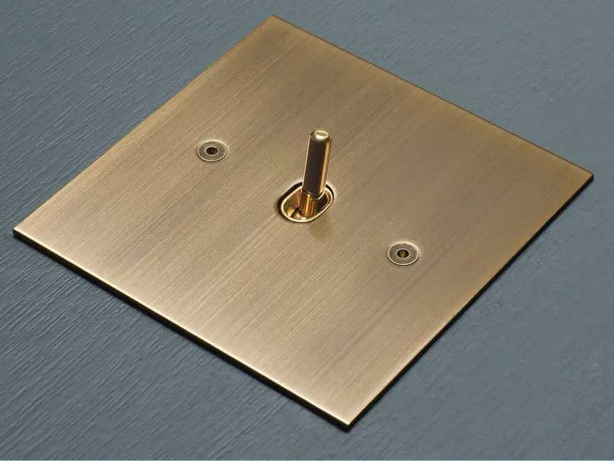 focus contemporary toggle